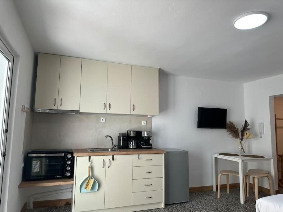 Mk City Apartment Near Dowtown Ираклион Экстерьер фото